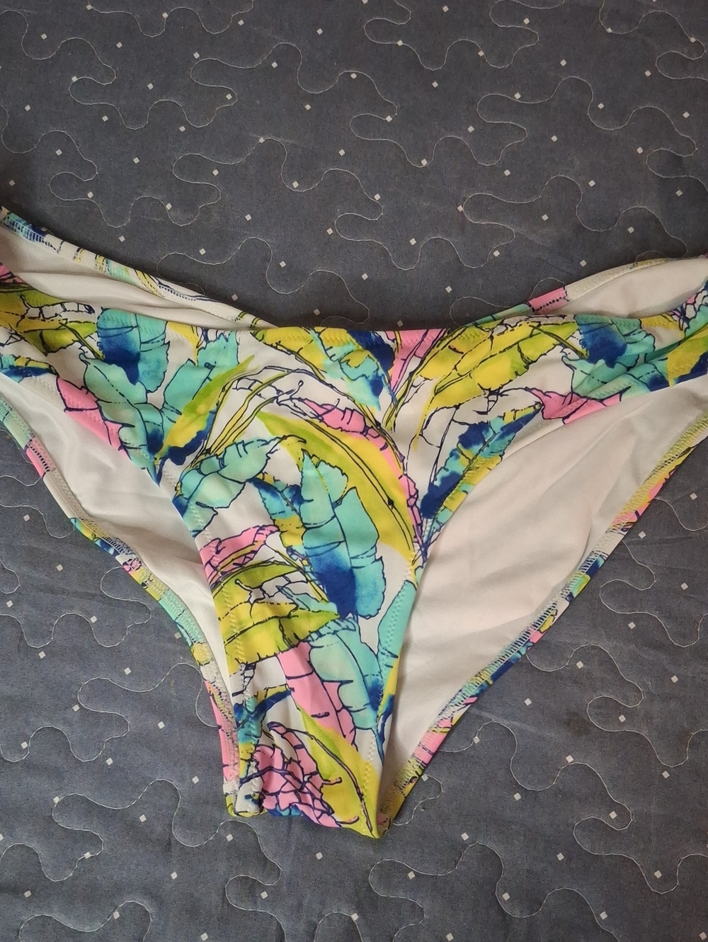 Victoria's Secret Women’s Tropical Print Bikini Bottom - Multicolor size large